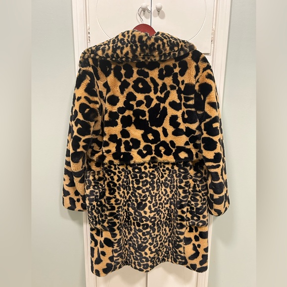 JORDAN Court-to-Runway Animal Print Convertible Faux Fur Jacket - Picture 3 of 6